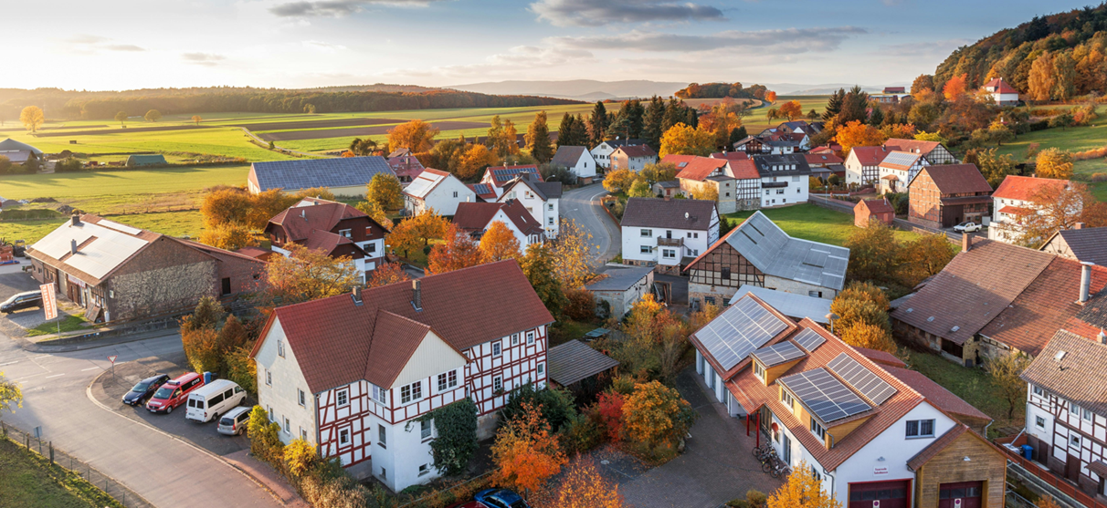 Proč Češi nemohou žít jako Dánové? Dánský recept na hypotéku a výběr daní, který nám chybí